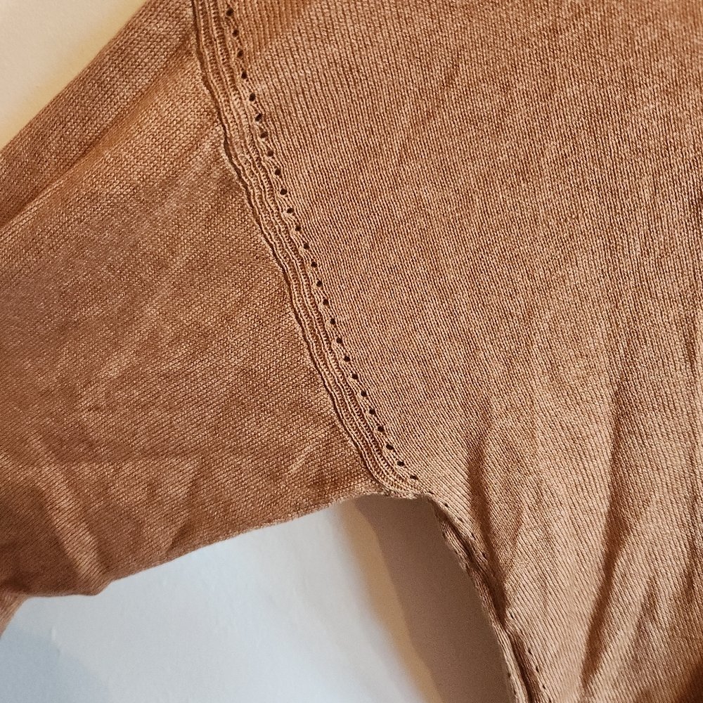 Banana Republic Lightweight V-Neck Long Sleeve Sweater Camel Tan Cashmere Silk - Picture 4 of 9
